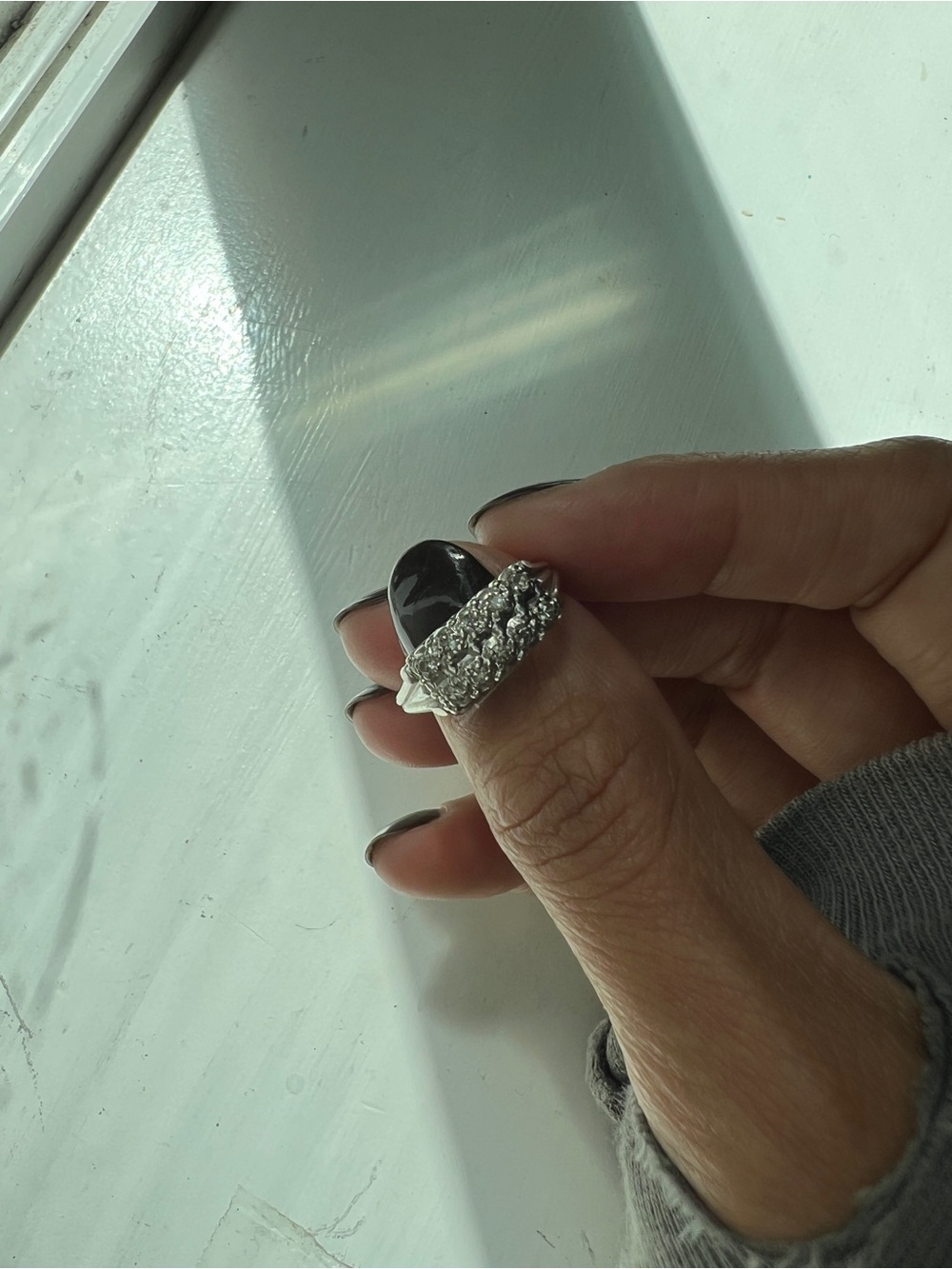 14k Vintage Diamond Ring - Picture 3 of 8